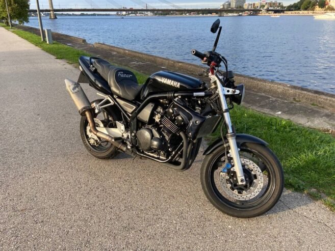 Yamaha FZS 600 Fazer