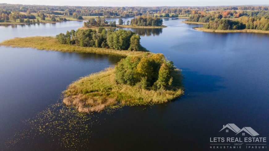 1700 m² sala Aksenovas ezers, Ķīpsala