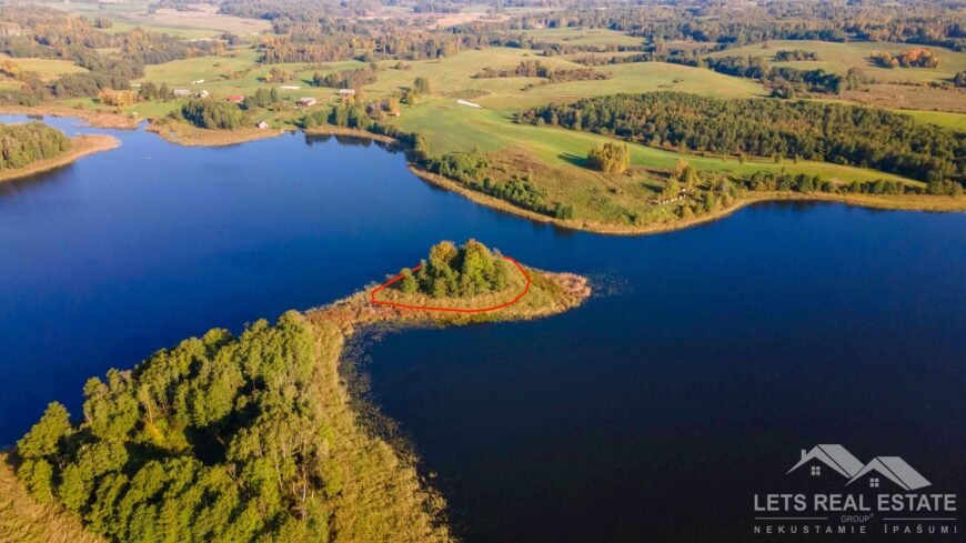 1700 m² sala Aksenovas ezers, Ķīpsala