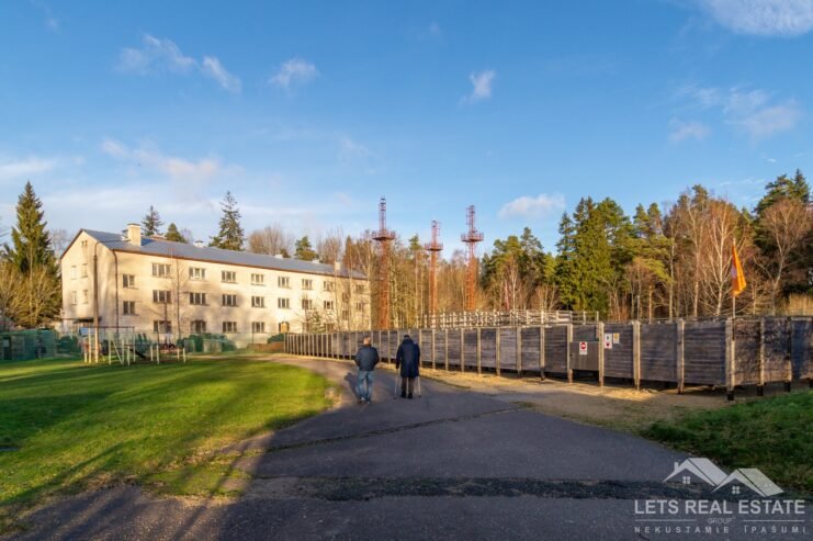 2815 m² ēkas, 15223 m² zeme, Miera 15, Sigulda