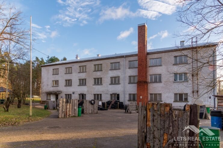 2815 m² ēkas, 15223 m² zeme, Miera 15, Sigulda