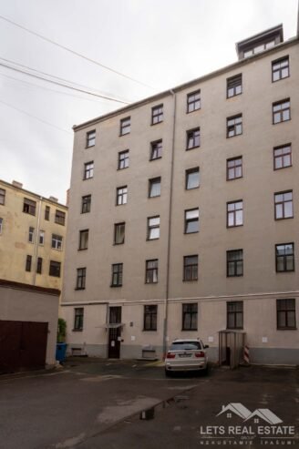 3 istabu dzīvoklis, Tērbatas iela 8B, Centrs, Rīga